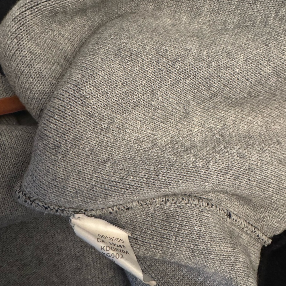 SALE‼️Michael Kors Cashmere sweater size Large - Picture 6 of 7